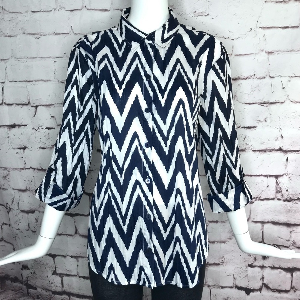 CHICO’S Navy & White Chevron crinkle coverup shirt blouse Medium Chico’s Size 1 - Picture 2 of 13